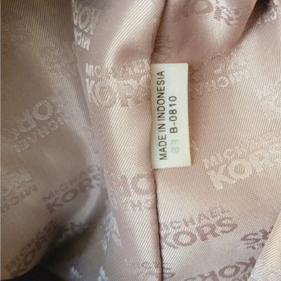 Michael Kors Astor gold Metallic Hobo Bag nwt - Picture 4 of 13